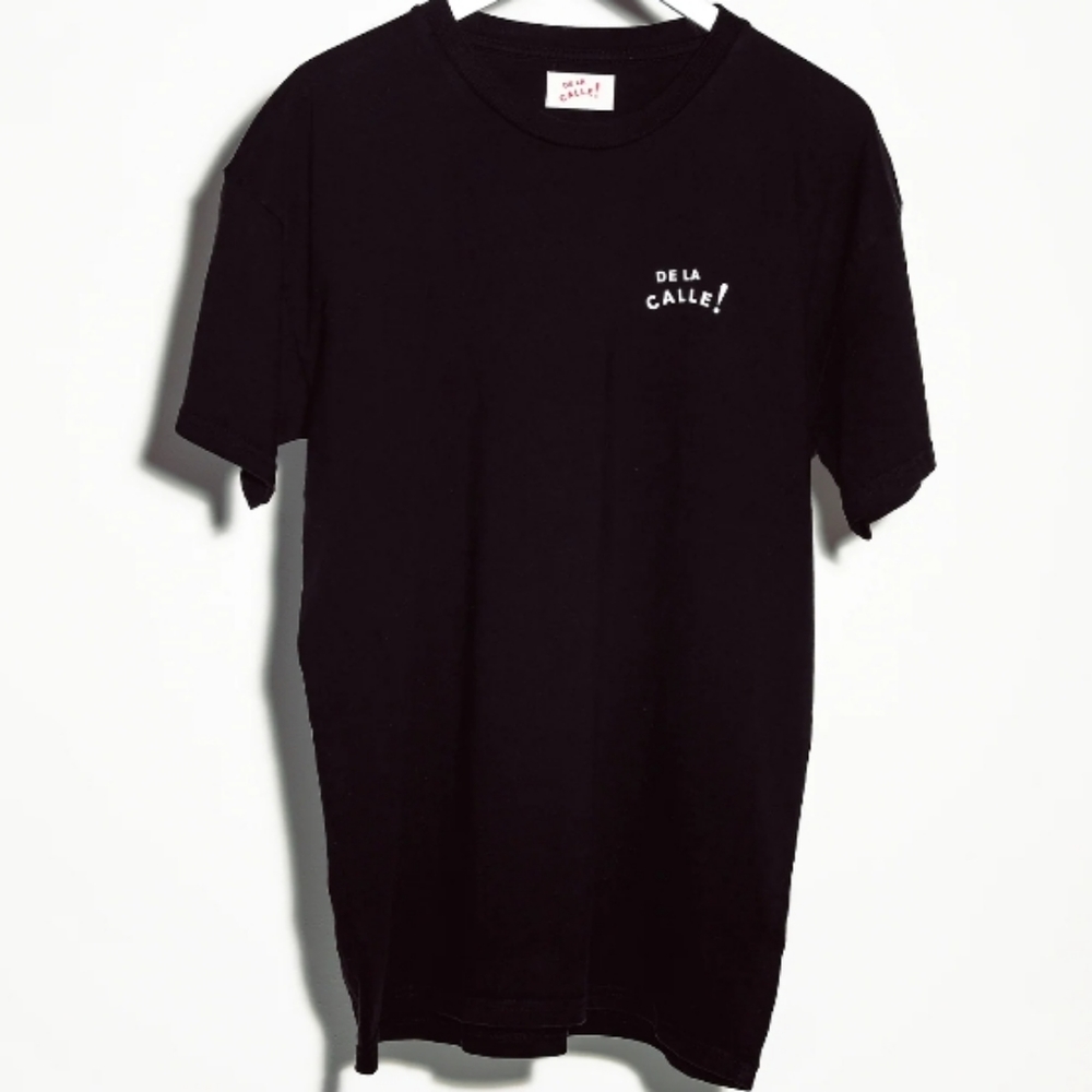 DE LA CALLA! Tee size Medium
